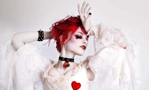 Emilie Autumn uuden levyn kanssa Suomeen