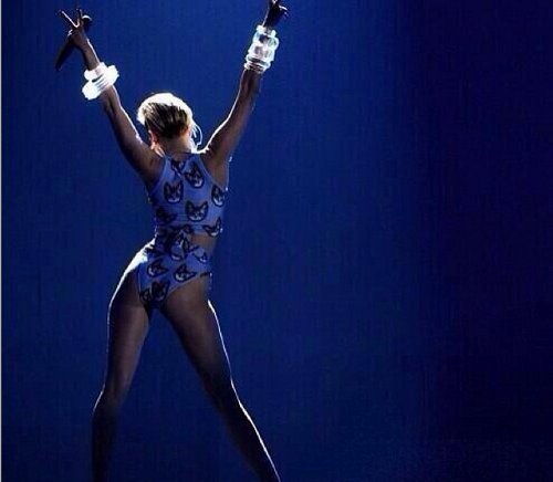 Miley Cyrus ensivisiitille Suomeen