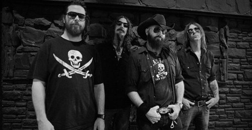 Garageroku Supersuckers minirundille Suomeen