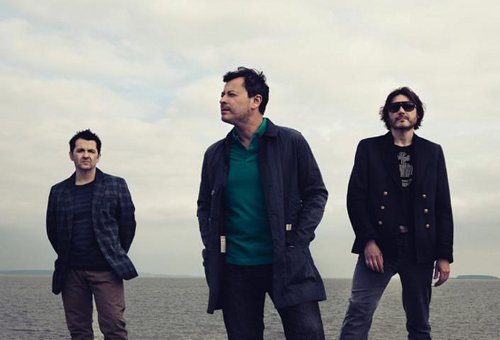 Manic Street Preachers saapuu klubikeikalle Suomeen