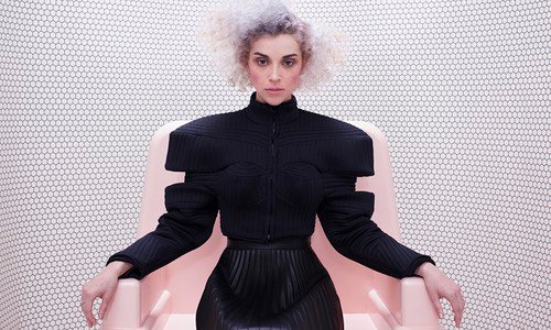 Vuoden ylistetyimmän indie-levyn julkaissut St. Vincent ensi kertaa Suomeen