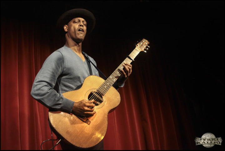 Eric Bibb