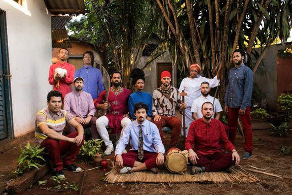 Maailma kylässä esiintyjät moninaisuuden puolesta